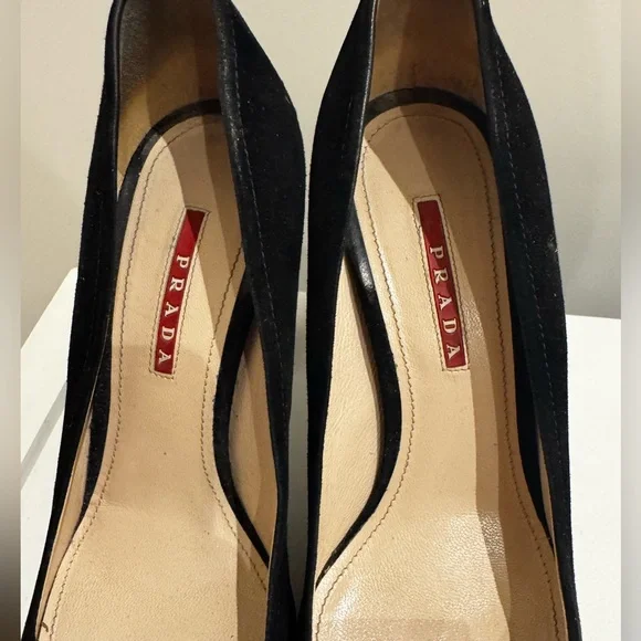 Absolutely stunning Prada suede heels - Picture 5 of 6